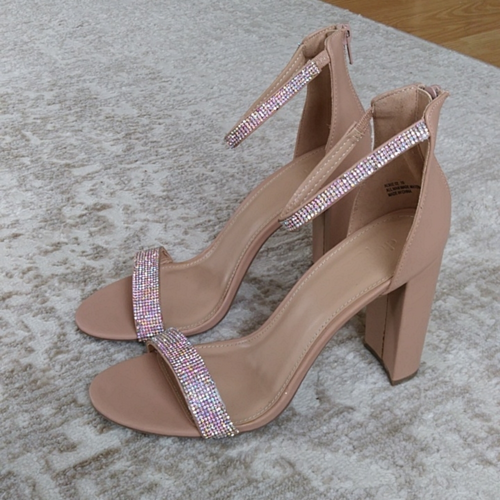 Charlotte Russe Almie Shimmery Chunky Block Heel Open Toe Sandals 10 Nude
